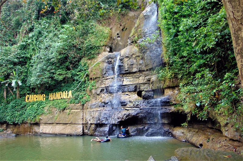 Curug Mandala: Rahasia Air Terjun Berlapis di Hutan Cilacap